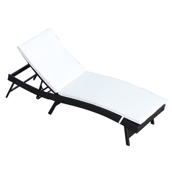 Chaise longue de jardin en rotin synthétique avec coussin café foncé sconto