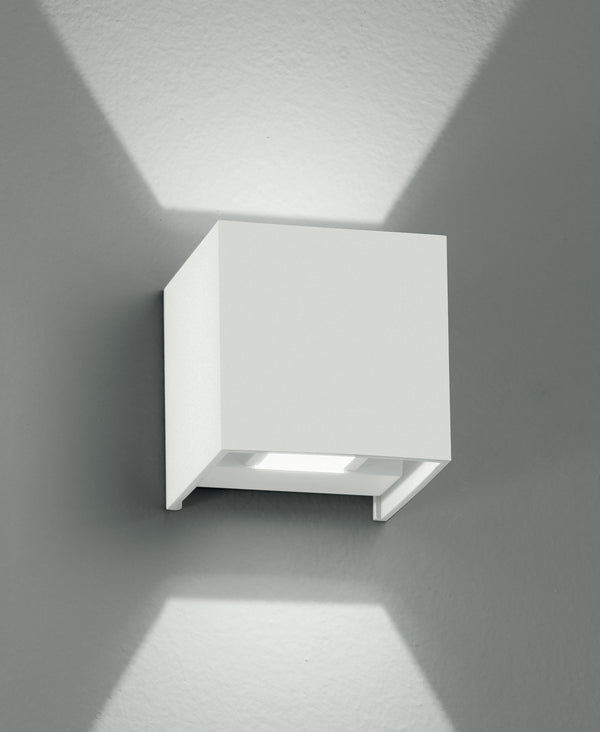 prezzo Applique murale cubique blanche, flux de lumière réglable au-dessus et en dessous, LED 4 watts, lumière chaude