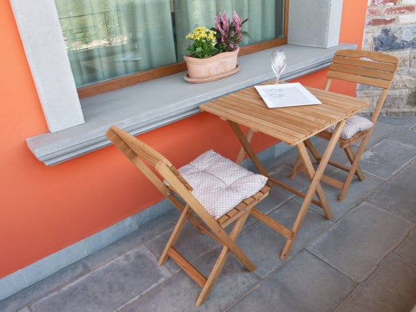 Set Tavolino e 2 Sedie Pieghevoli da Giardino con Cuscini in Legno di Carpino prezzo
